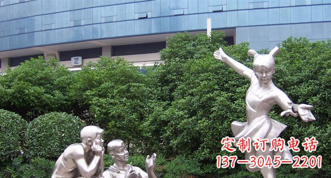 大连优质不锈钢学生人物雕塑