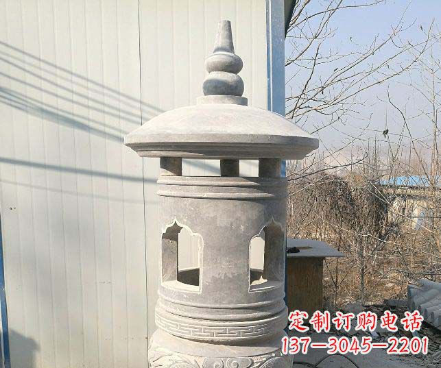 大连精美公园大理石石灯雕塑