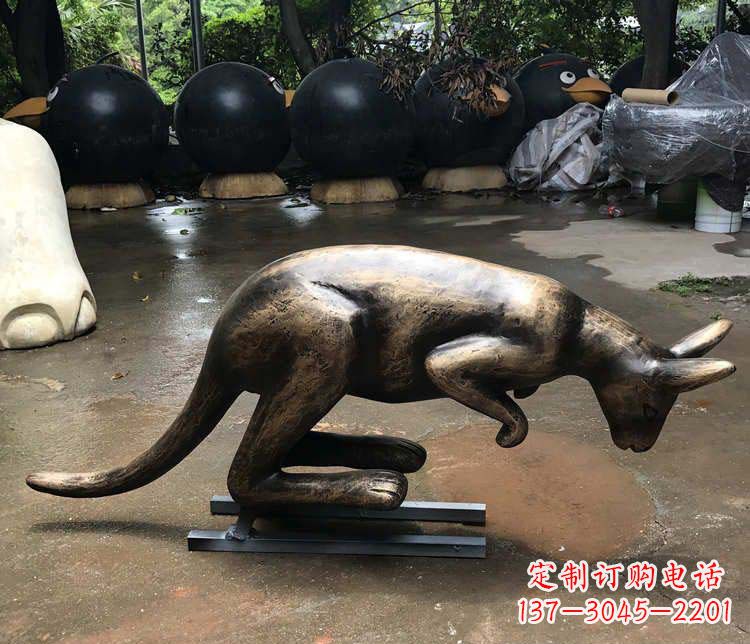 大连公园袋鼠动物铜雕