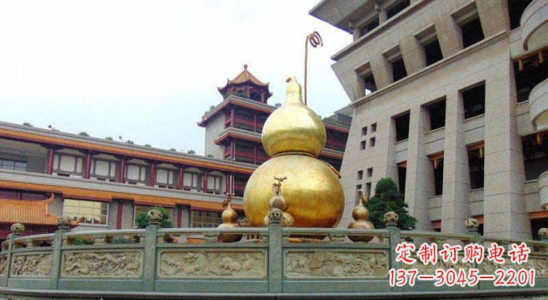 大连公园葫芦景观铜雕