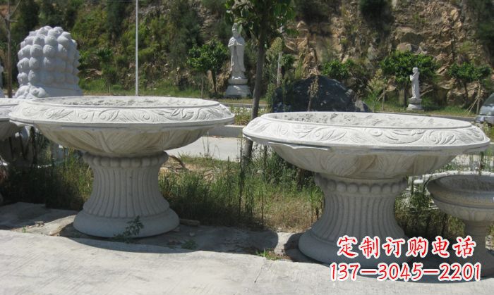 大连美轮美奂的大理石花盆雕塑