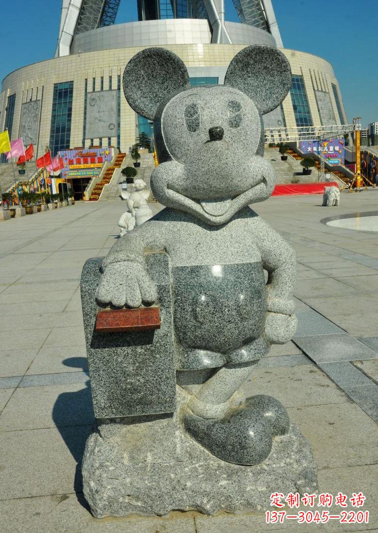 大连令人惊叹的米老鼠塑像