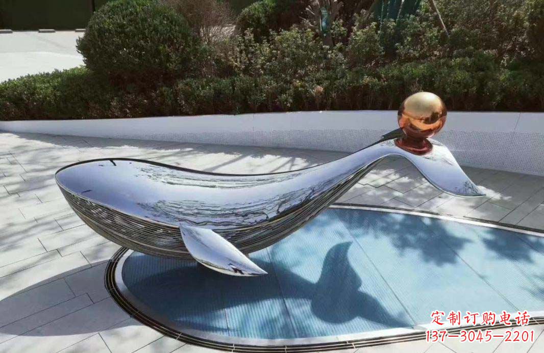 大连新颖独特的镜面不锈钢海豚雕塑