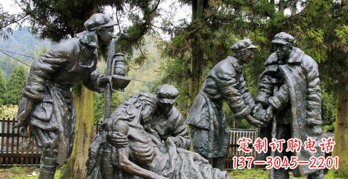 大连公园救人的红军小品铜雕