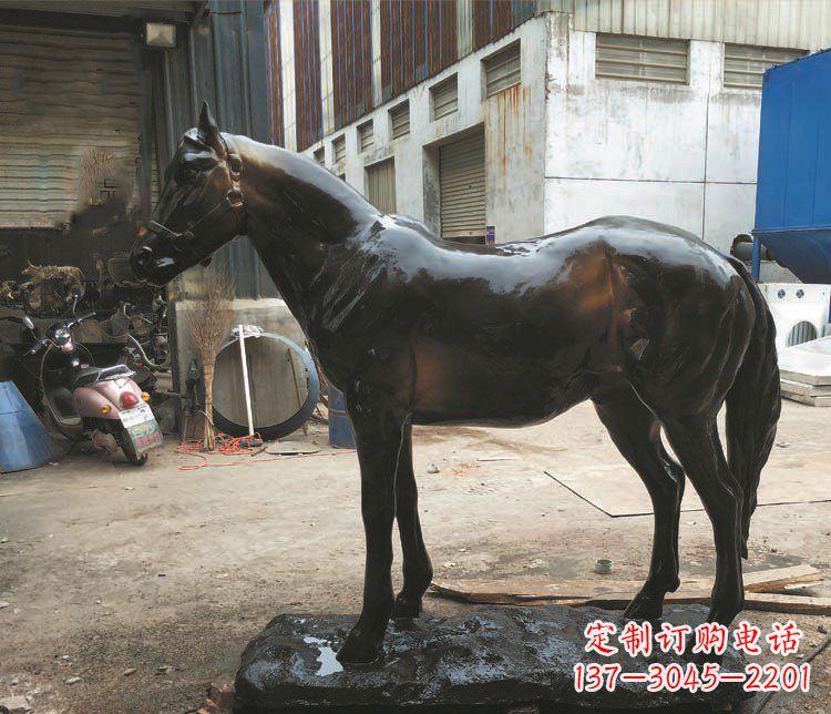 大连玻璃钢仿铜雕塑栩栩如生的飞奔骏马
