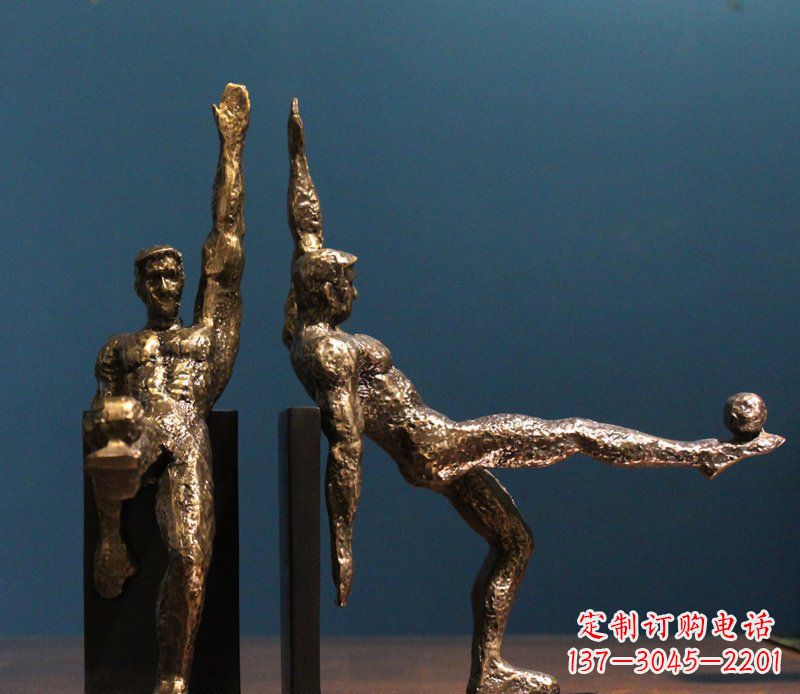 大连高雅足球形象铜雕