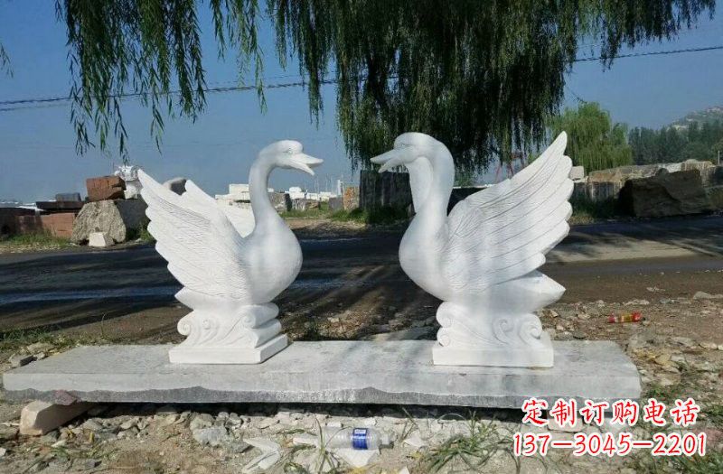 大连浪漫传情——中领雕塑定制天鹅石雕