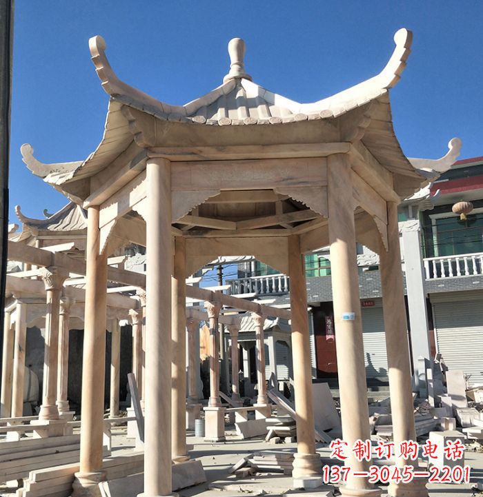 大连公园晚霞红凉亭雕塑