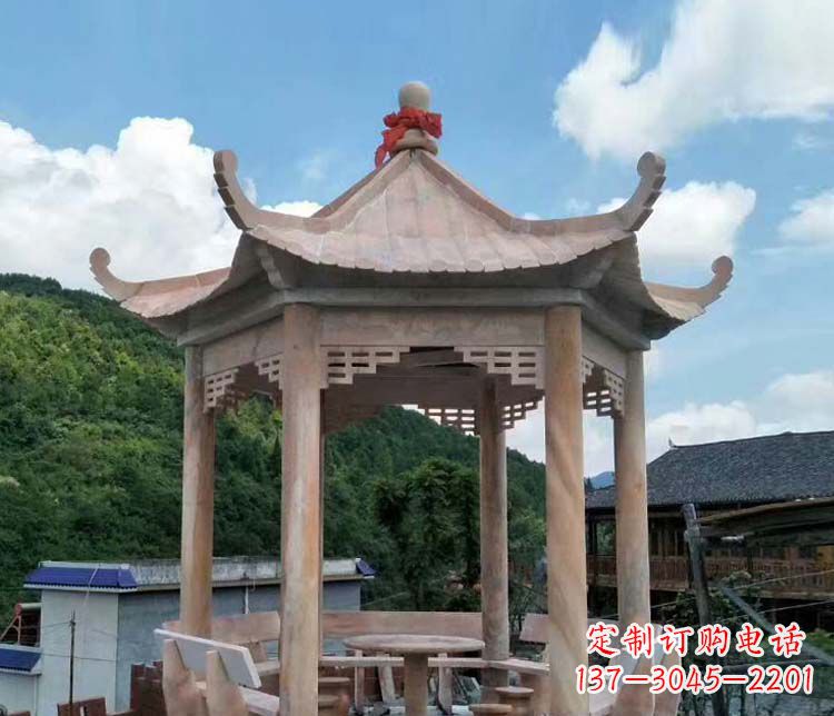 大连一流的公园晚霞红六角石雕凉亭