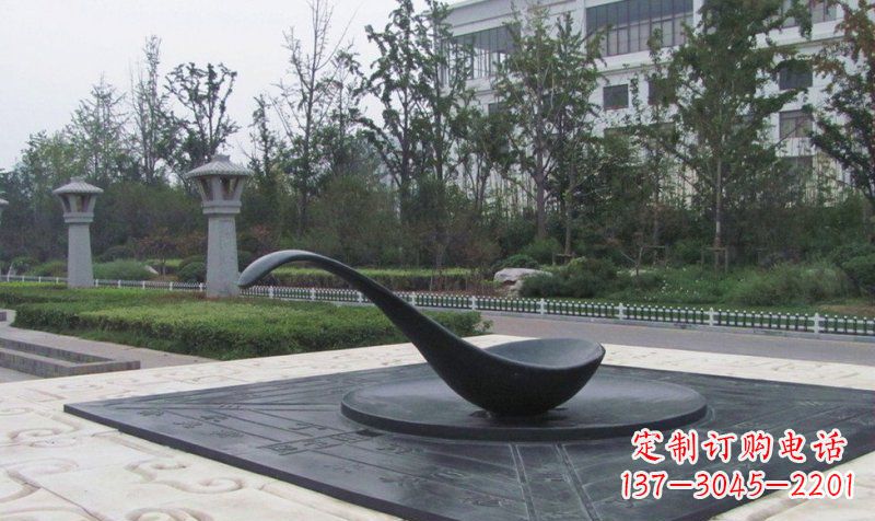 大连中领雕塑指南针铜雕——定制你的独特景观