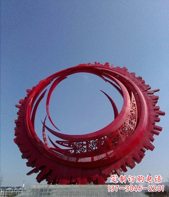 大连精致而又引人注目的不锈钢齿轮雕塑
