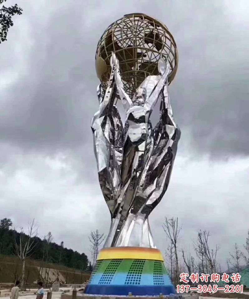 大连精致的不锈钢手托地球雕塑