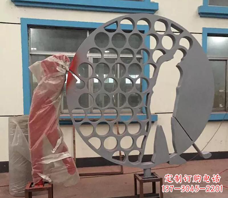 大连精致现代风格不锈钢高尔夫雕塑