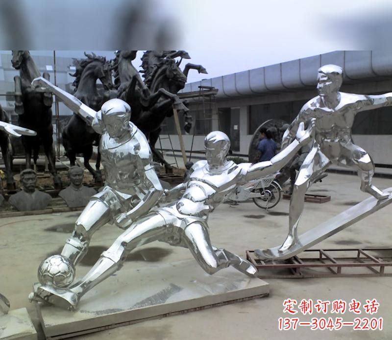 大连中领雕塑定制的不锈钢足球运动雕塑