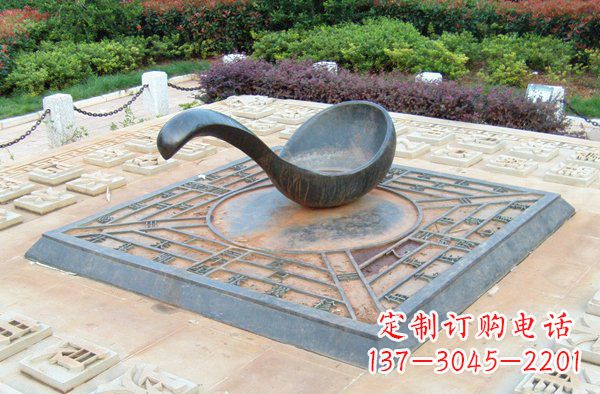 大连让公共空间饱满指引灵性的指南针雕塑