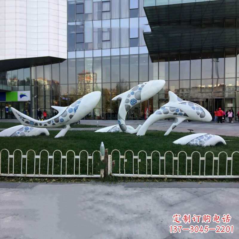 大连城市绿地观赏海豚雕塑