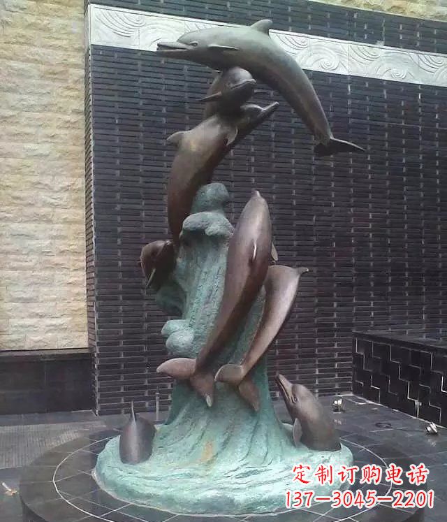 大连海豚铜雕
