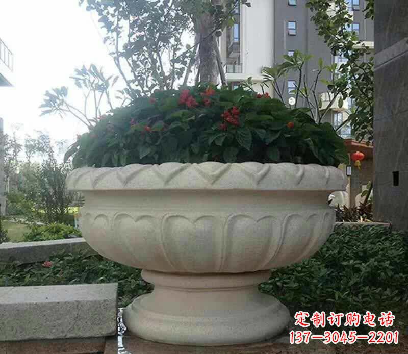大连传承艺术美学的汉白玉花盆雕塑
