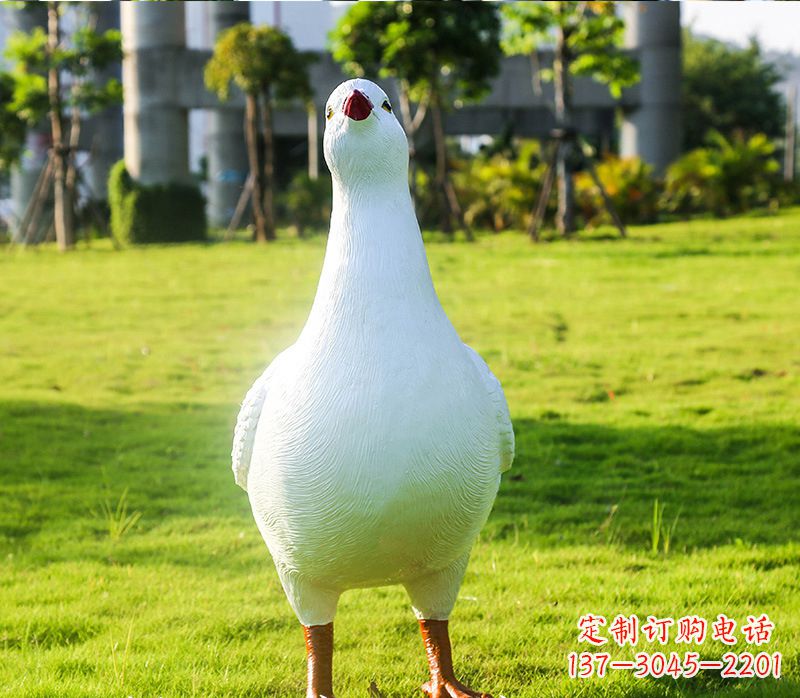 大连和平鸽柱的雕塑
