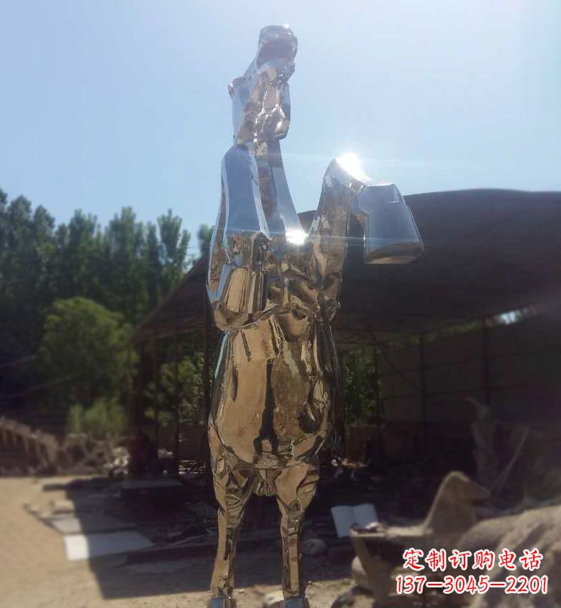 大连户外不锈钢镜面奔马雕塑