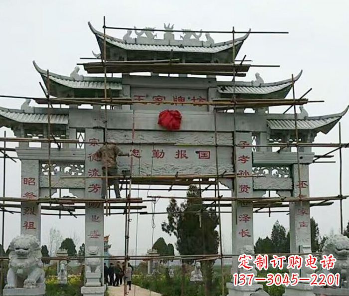 大连传承古艺三门牌坊石雕