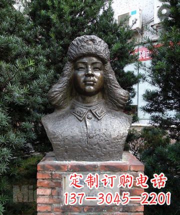 大连雷锋青铜胸像