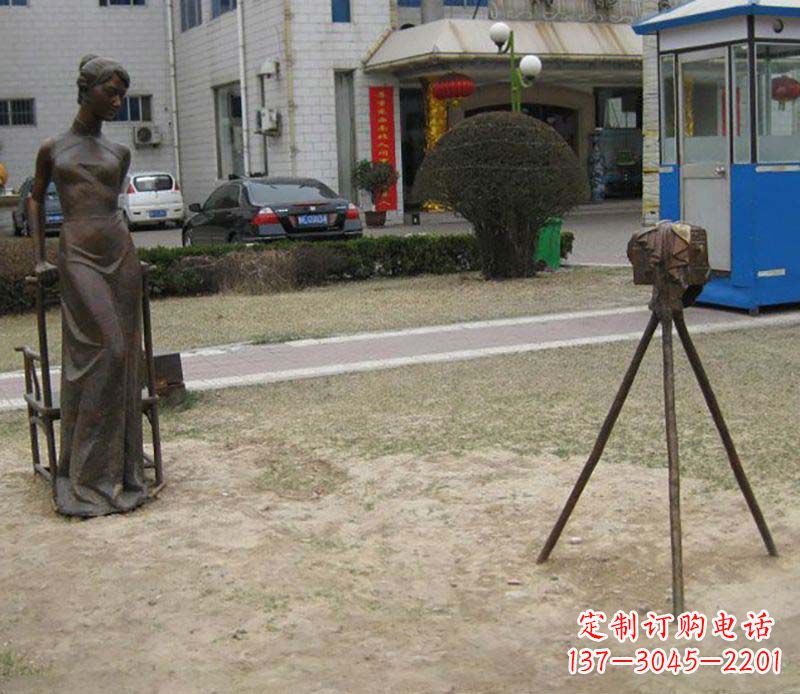 大连中领雕塑是一家专业从事美女铜雕定制的厂家…