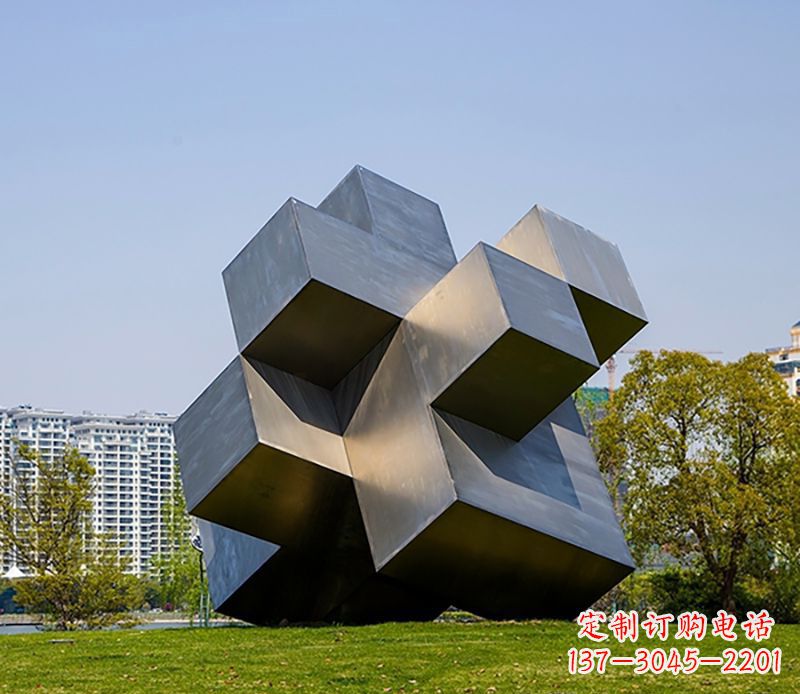 大连魔方公园不锈钢雕塑