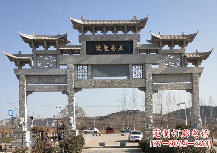 大连青石牌坊雕塑：精美瑰丽古朴简洁