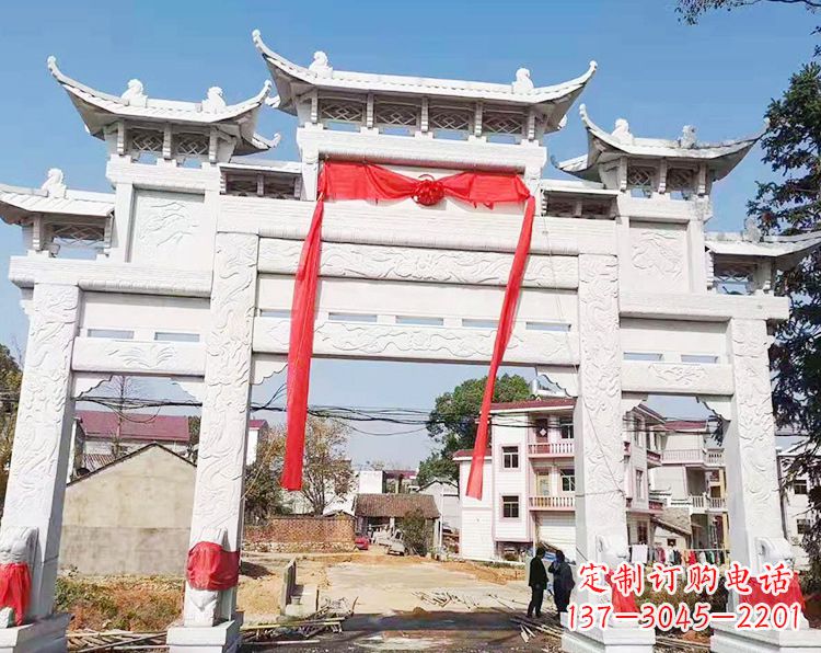 大连三门三楼石雕牌坊:专业定制牌坊雕塑