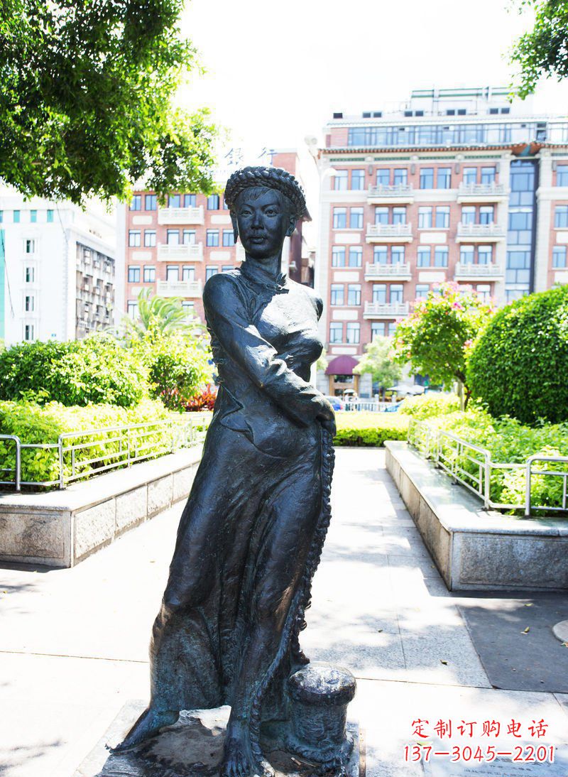 大连民族风情女性青铜雕塑