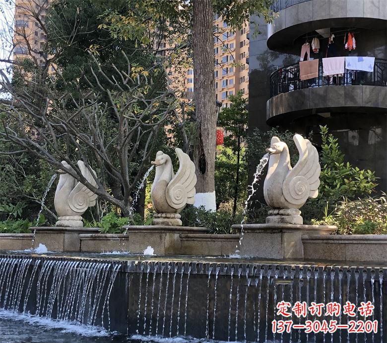 大连石材喷水鹅 园林动物石雕景观摆放 水池石天鹅
