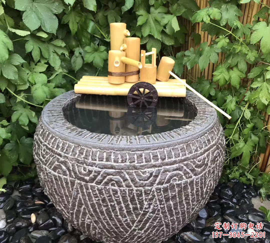 大连异彩纷呈的水缸雕塑