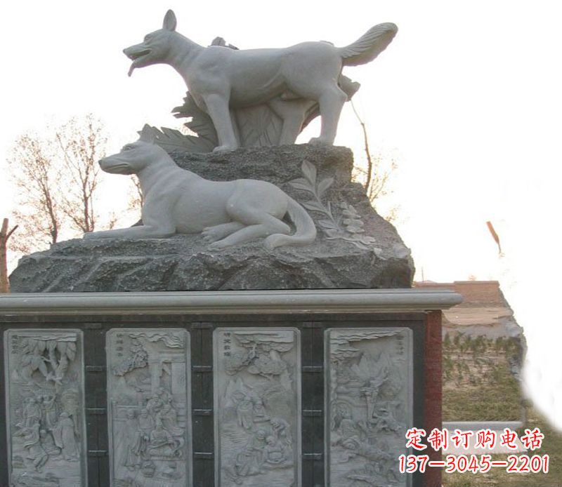 大连体现艺术灵感的两只狗公园动物雕塑