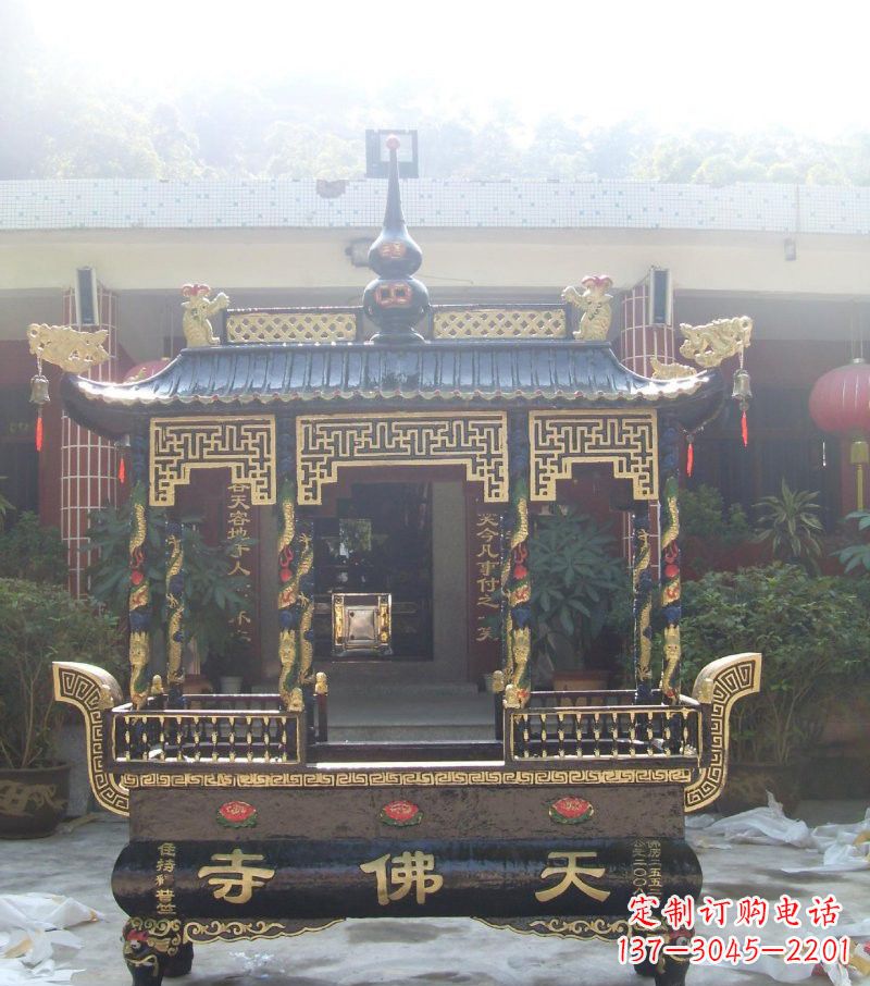 大连寺庙铸铜四足方形带顶香炉