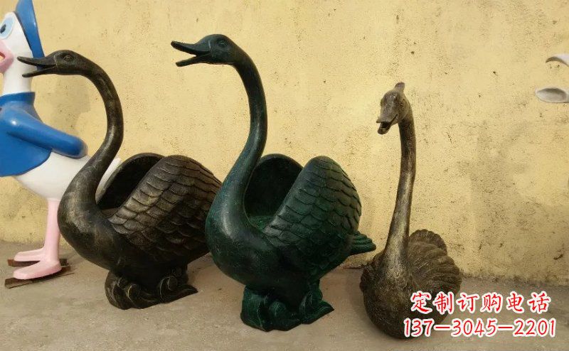 大连天鹅动物铜雕 (3)