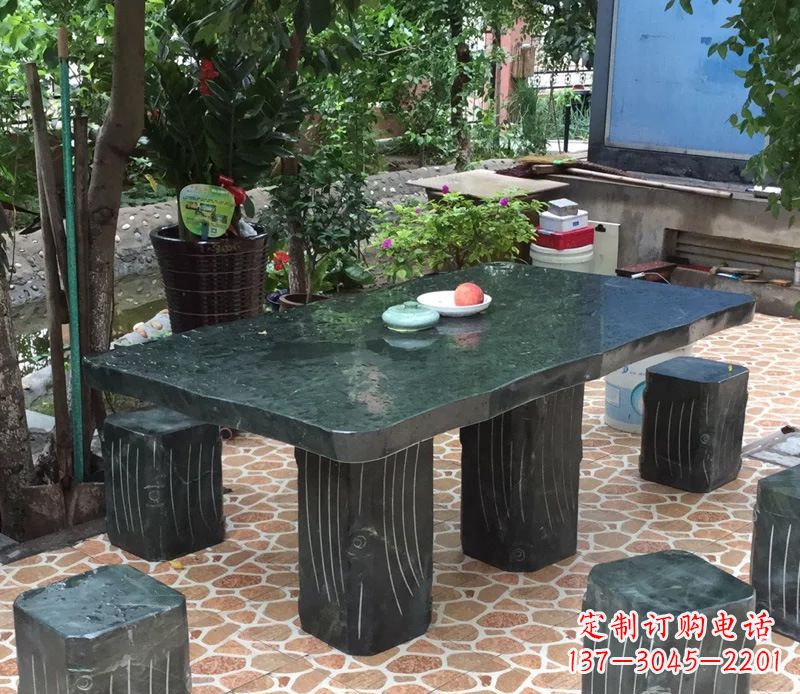 大连庭院长方形石桌凳雕塑