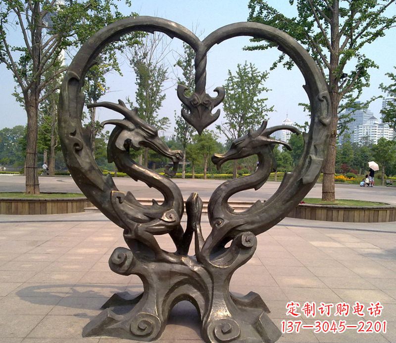 大连铜雕双龙戏珠