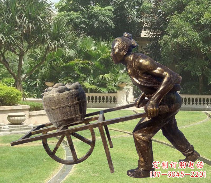 大连推独轮车的古人铜雕