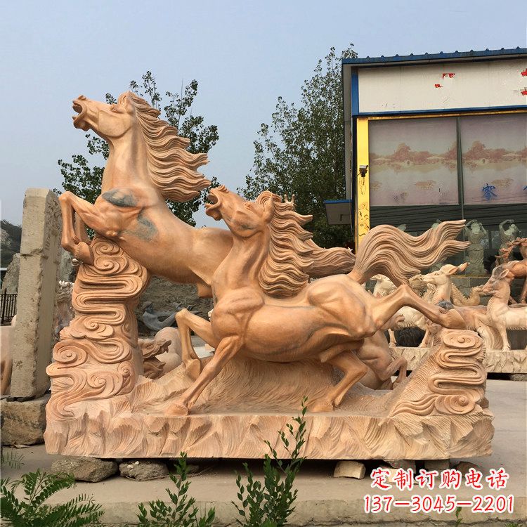 大连晚霞红奔马群雕
