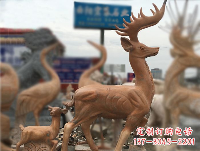 大连晚霞红动物驯鹿公园石雕