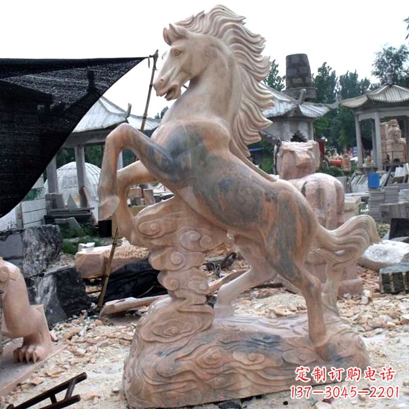 大连晚霞红石雕马生肖动物雕塑