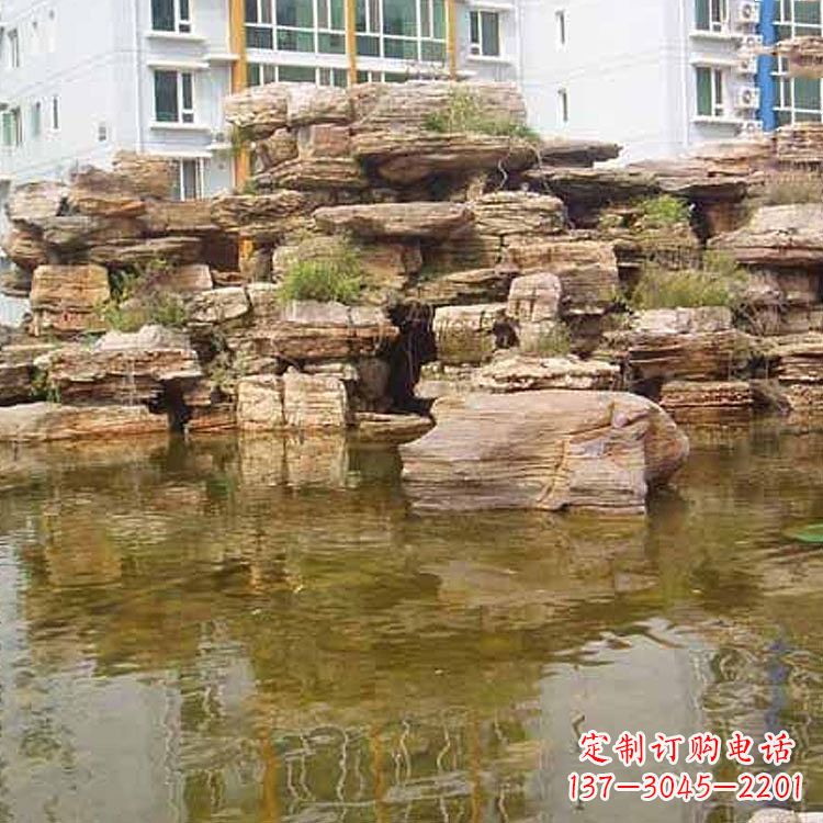 大连小区庭院假山鱼池