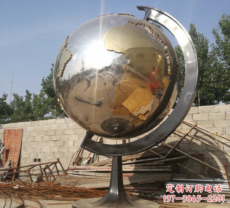 大连校园地球仪雕塑