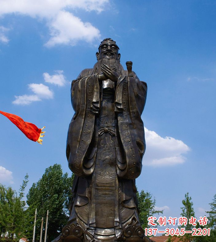 大连校园里的孔子雕像