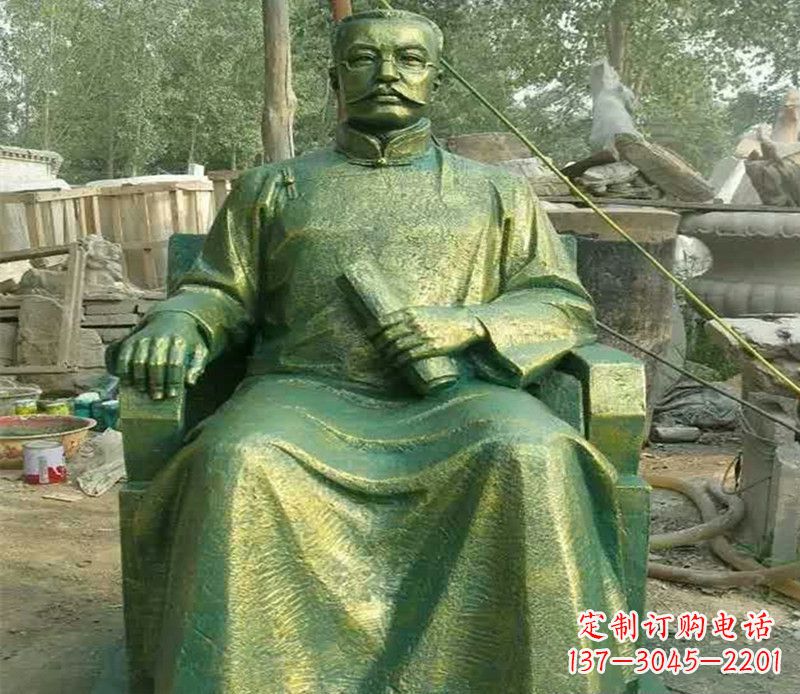 大连校园名人李大钊铜雕