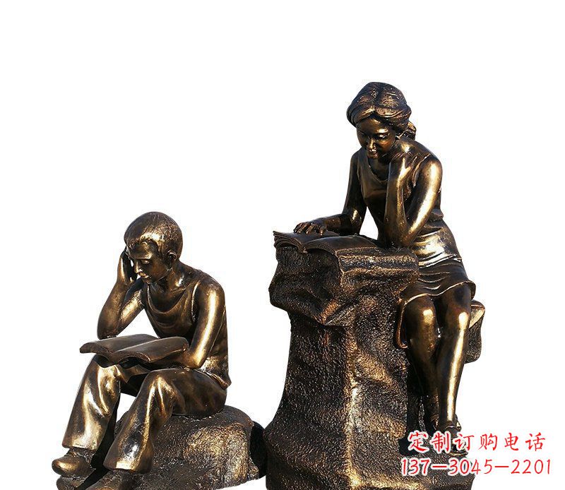 大连校园铸铜学生看书人物雕塑