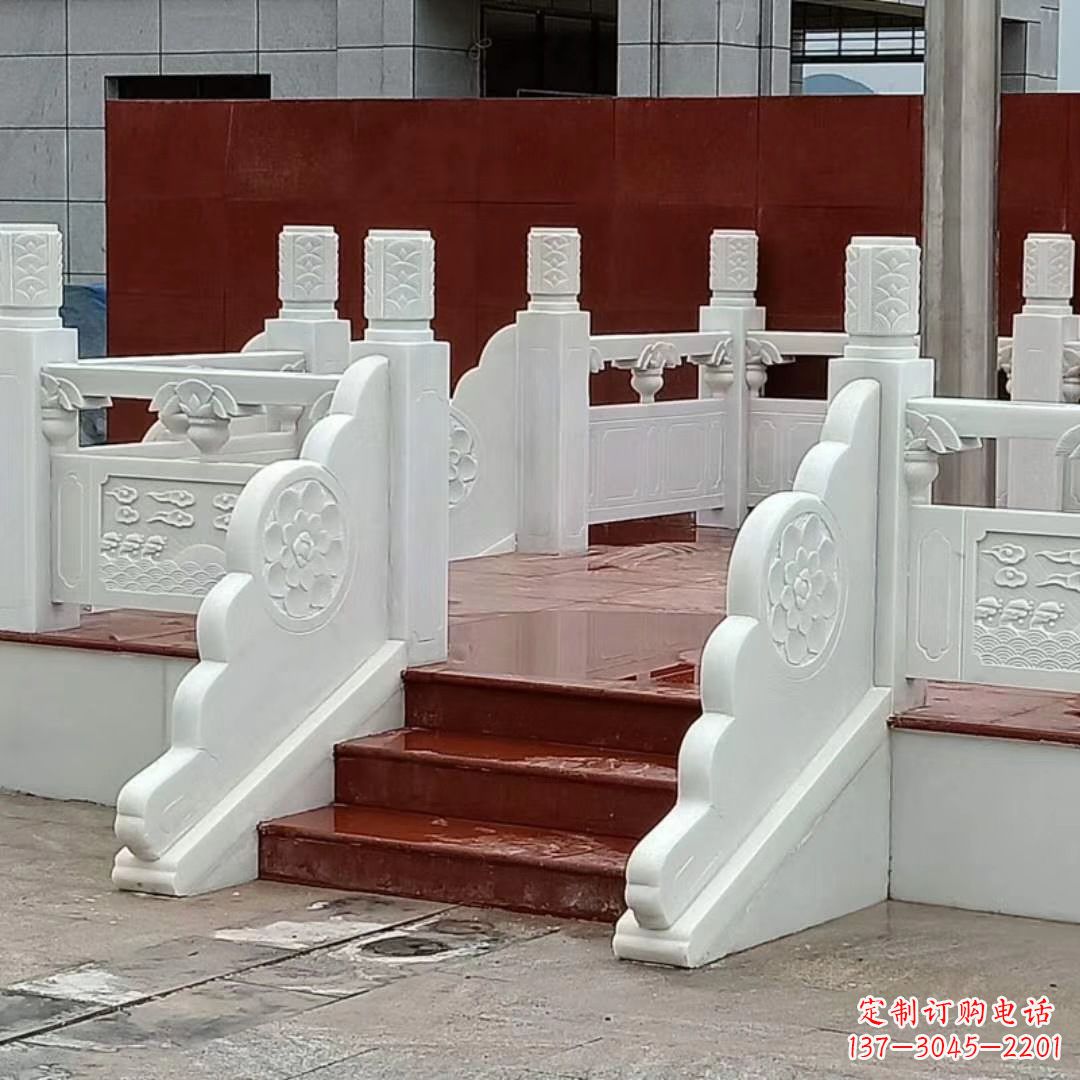 大连学校校园国旗台石雕