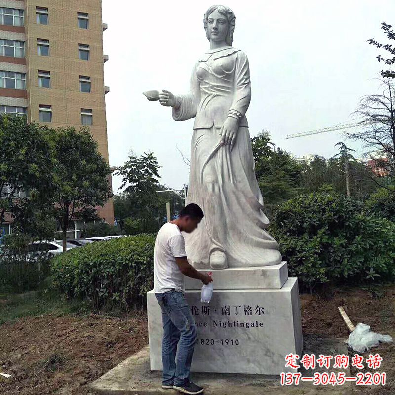 大连医院园林提灯天使南丁格尔石雕塑