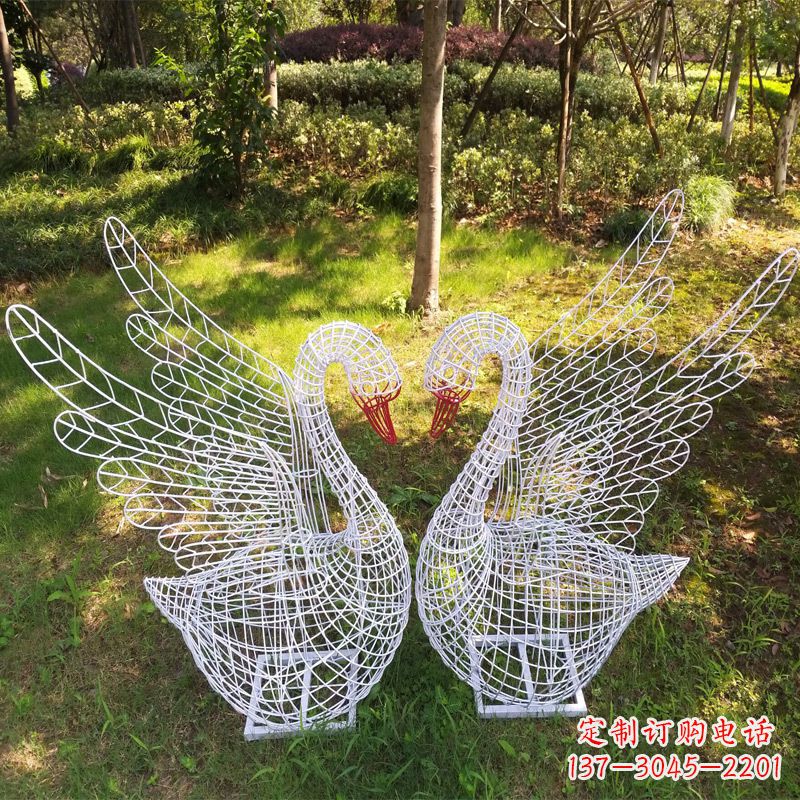 大连展翅天鹅公园绿地铁艺动物摆件